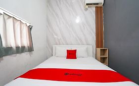 Reddoorz Near Alun Alun Magetan